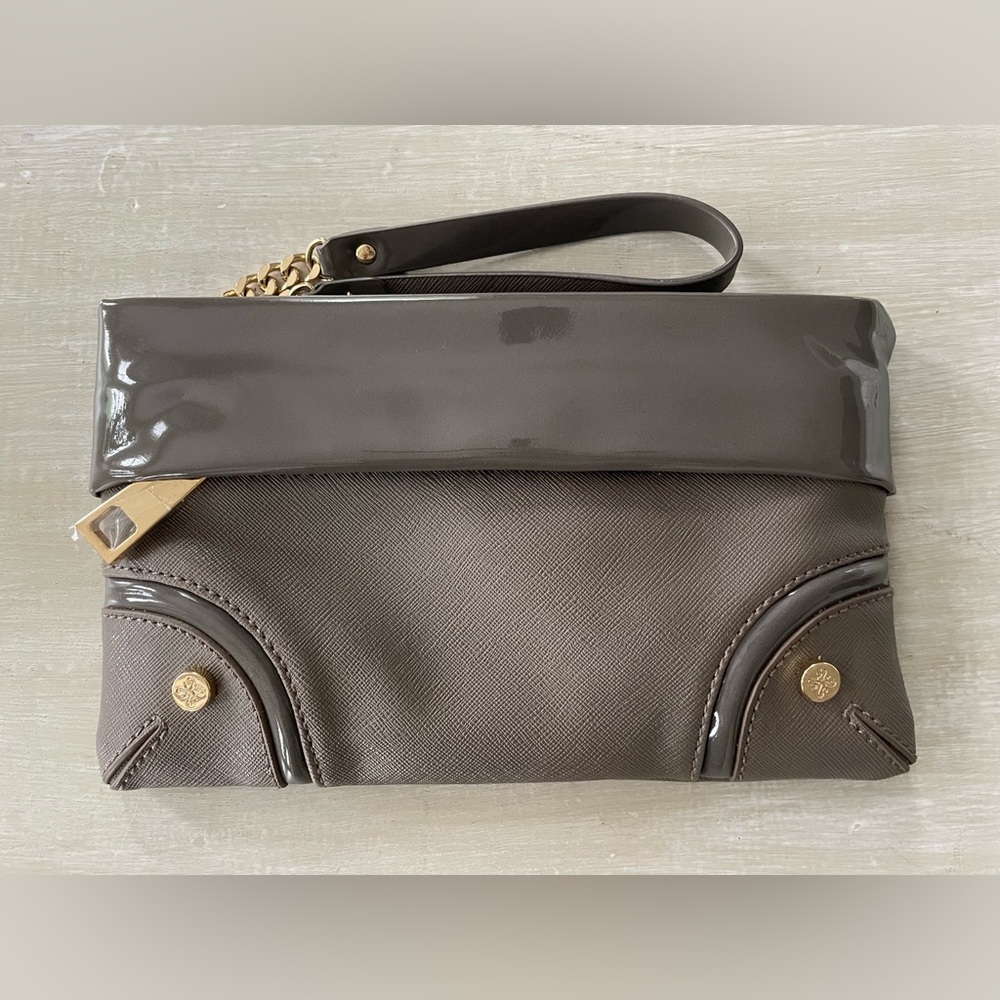 Simply Vera Vera Wang Grey Clutch Wristlet
